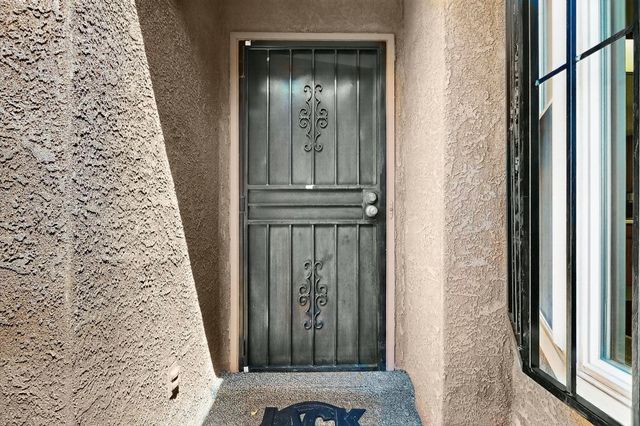 10433 Camino Del Oso NE, Albuquerque, NM 87111