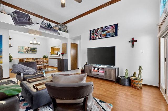 10433 Camino Del Oso NE, Albuquerque, NM 87111