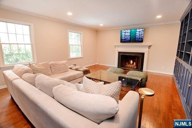 23 Deerhorn Trail, Upper Saddle River, NJ 07458