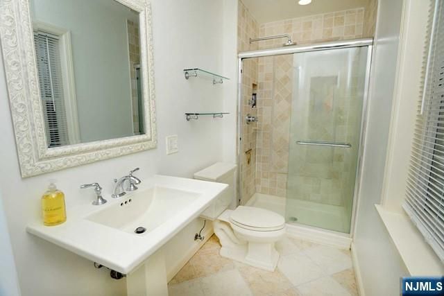 23 Deerhorn Trail, Upper Saddle River, NJ 07458