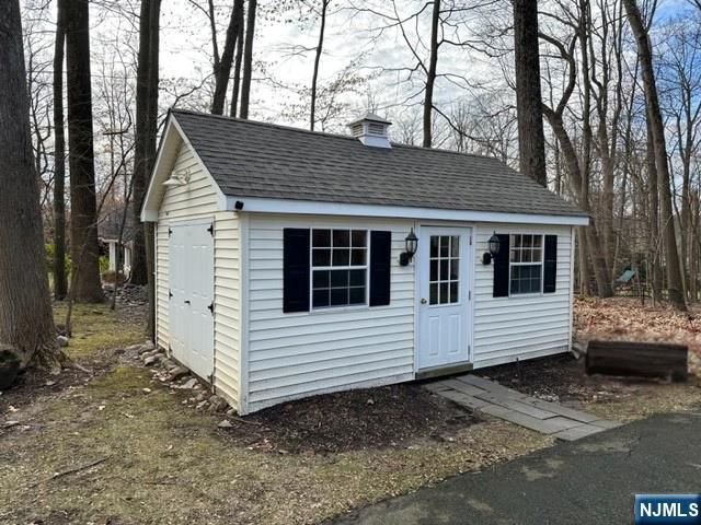 23 Deerhorn Trail, Upper Saddle River, NJ 07458