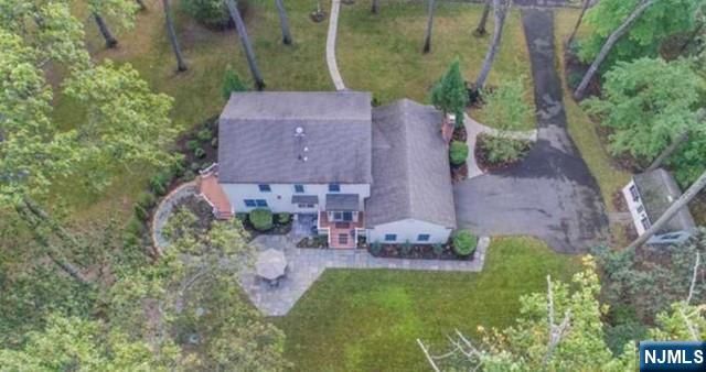 23 Deerhorn Trail, Upper Saddle River, NJ 07458
