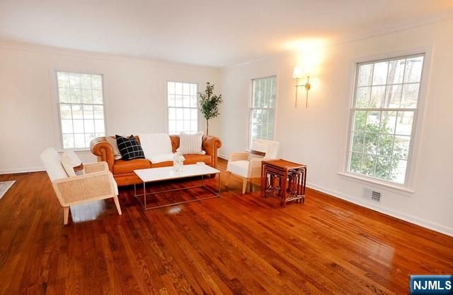 23 Deerhorn Trail, Upper Saddle River, NJ 07458