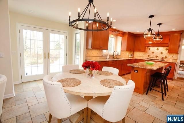 23 Deerhorn Trail, Upper Saddle River, NJ 07458