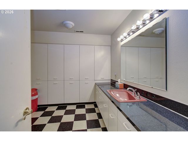 2117 LEWIS RIVER Rd, Woodland, WA 98674