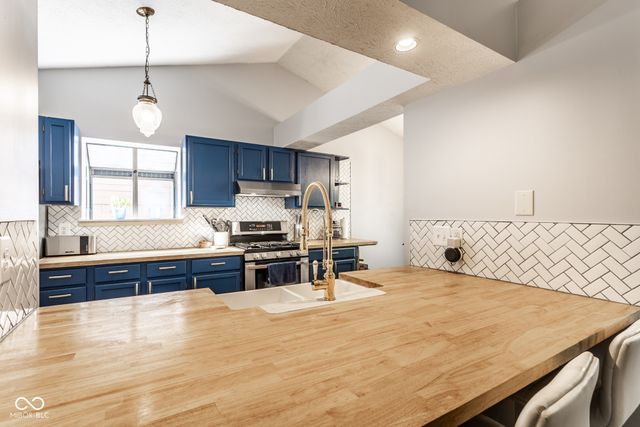 3360 Fox Orchard Circle, Indianapolis, IN 46214