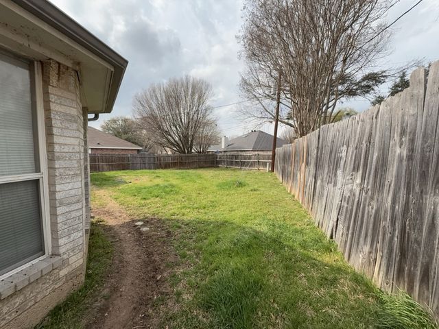 317 Oak Meadow Lane, Cedar Hill, TX 75104