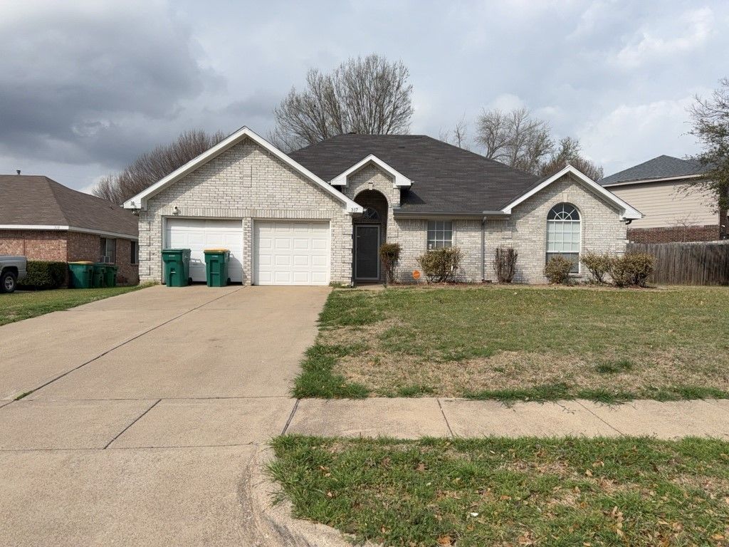 317 Oak Meadow Lane, Cedar Hill, TX 75104