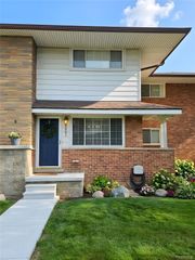 9921 Middlebelt Road 32, Livonia, MI 48150