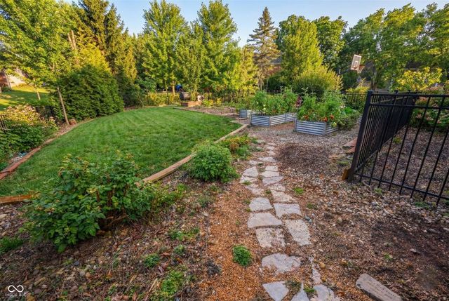 1929 Willow Bend Court, Avon, IN 46123