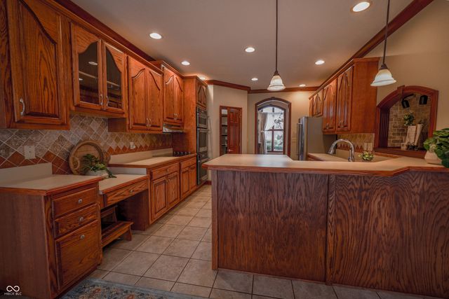 1929 Willow Bend Court, Avon, IN 46123