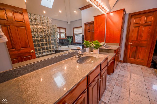 1929 Willow Bend Court, Avon, IN 46123