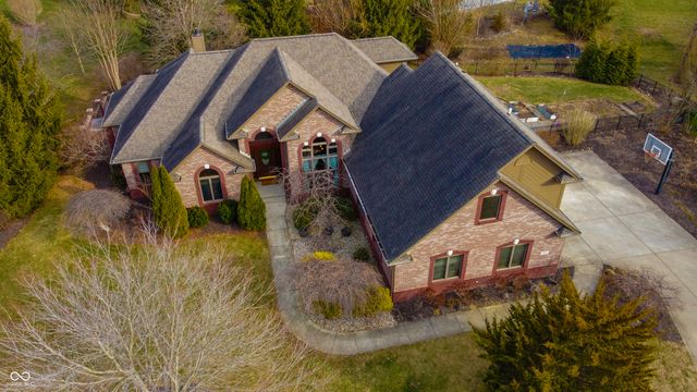 1929 Willow Bend Court, Avon, IN 46123