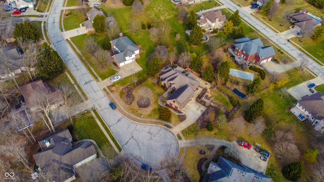 1929 Willow Bend Court, Avon, IN 46123