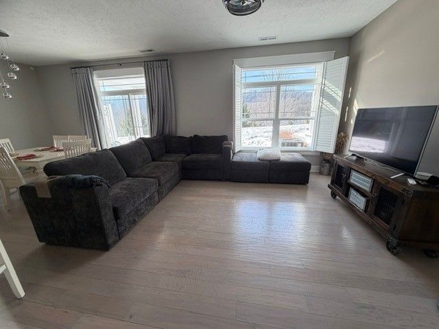 211 Settlers Ct, Peters Twp, PA 15367