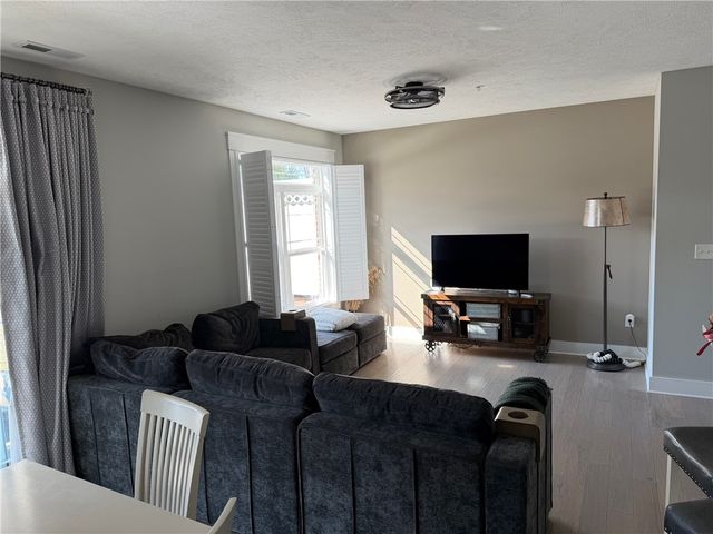 211 Settlers Ct, Peters Twp, PA 15367