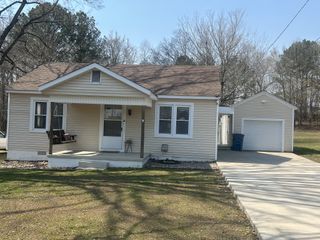 273 Washington Ave, Camden, TN 38320