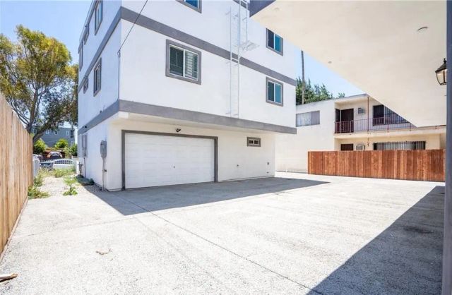 2125 S West View, Los Angeles, CA 90016