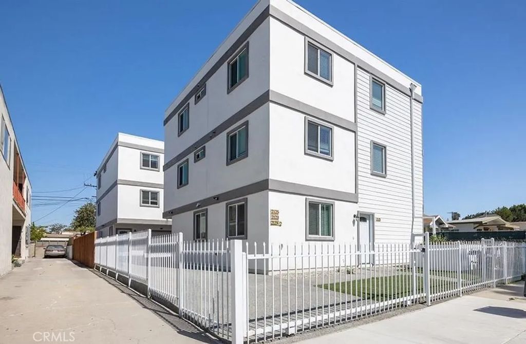 2125 S West View, Los Angeles, CA 90016