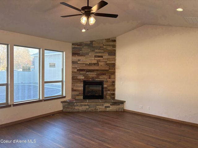 4477 E Davin Dr, Post Falls, ID 83854