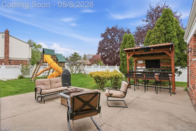 41295 Beechwood Street, Clinton Charter Township, MI 48038