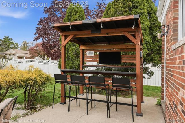 41295 Beechwood Street, Clinton Charter Township, MI 48038