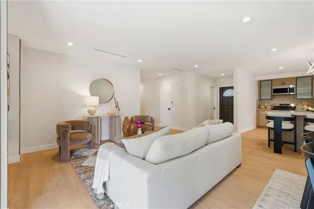 23800 Tiara, Woodland Hills, CA 91367