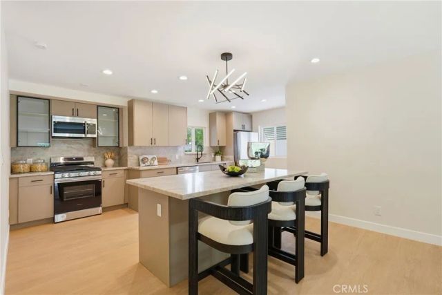 23800 Tiara, Woodland Hills, CA 91367