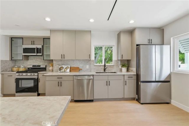 23800 Tiara, Woodland Hills, CA 91367