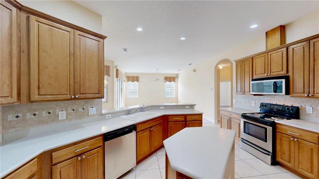 586 HUNTINGTON PINES DRIVE, Ocoee, FL 34761