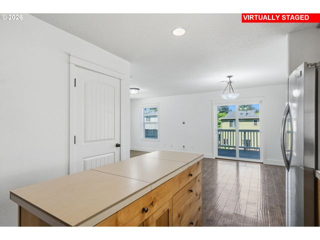 853 Nw CROUCHEN St, Salem, OR 97304