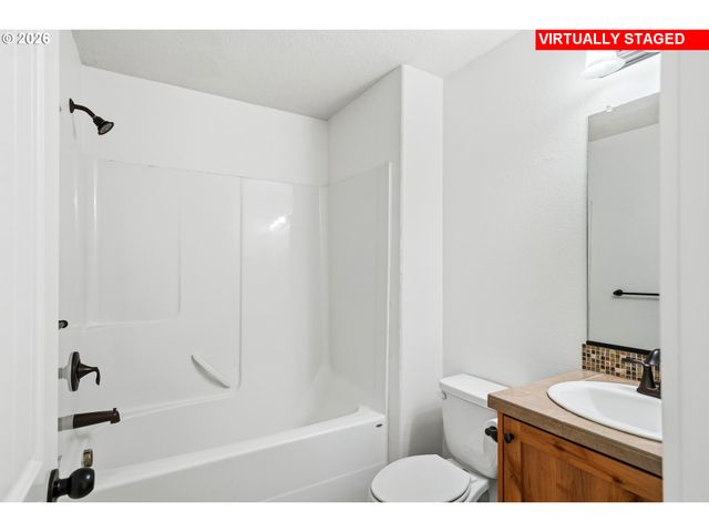 853 Nw CROUCHEN St, Salem, OR 97304