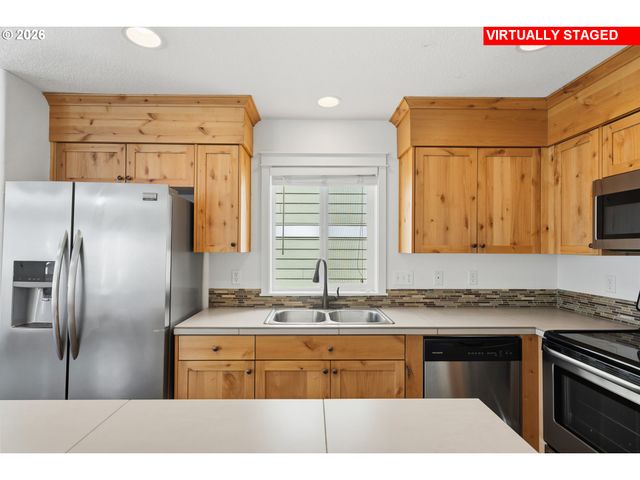 853 Nw CROUCHEN St, Salem, OR 97304