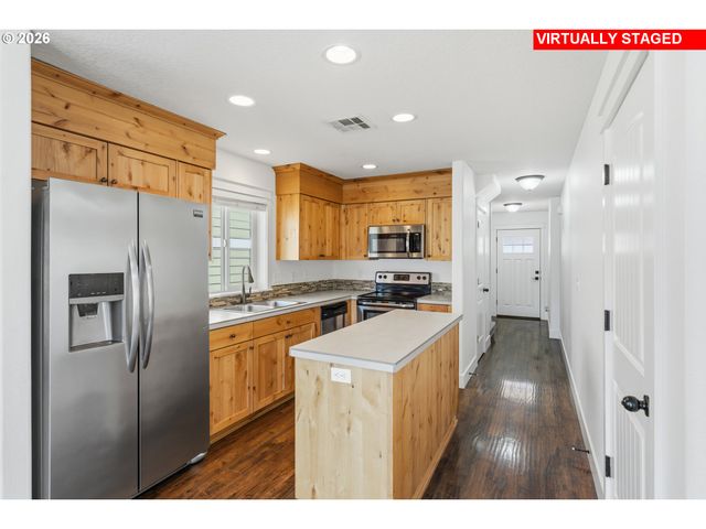 853 Nw CROUCHEN St, Salem, OR 97304