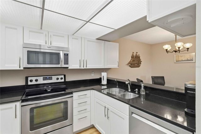 3281 BENEVA ROAD 104, Sarasota, FL 34232