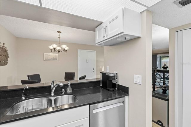 3281 BENEVA ROAD 104, Sarasota, FL 34232