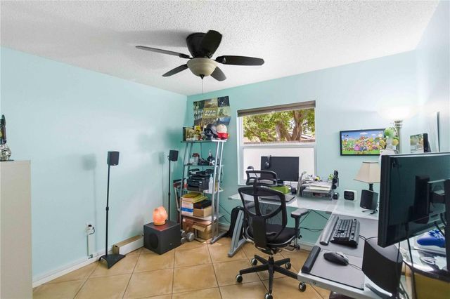 3281 BENEVA ROAD 104, Sarasota, FL 34232
