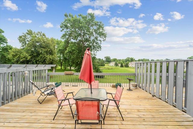4236 Kris Line Drive, Waterloo, IA 50701