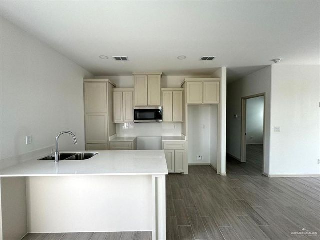 7711 N 58th Lane 4, Mission, TX 78573