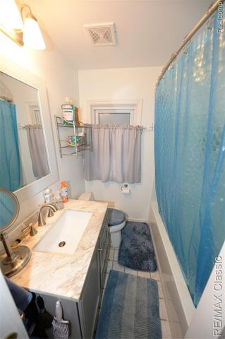 872 E Rowland Avenue, Madison Heights, MI 48071