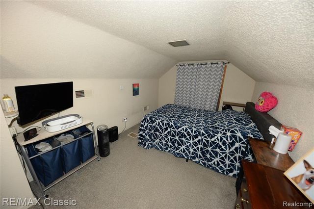 872 E Rowland Avenue, Madison Heights, MI 48071