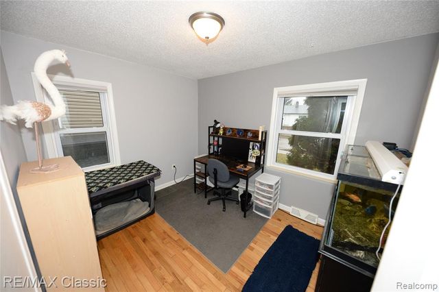 872 E Rowland Avenue, Madison Heights, MI 48071