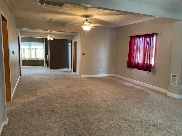 727 Elm St, Minneapolis, KS 67467