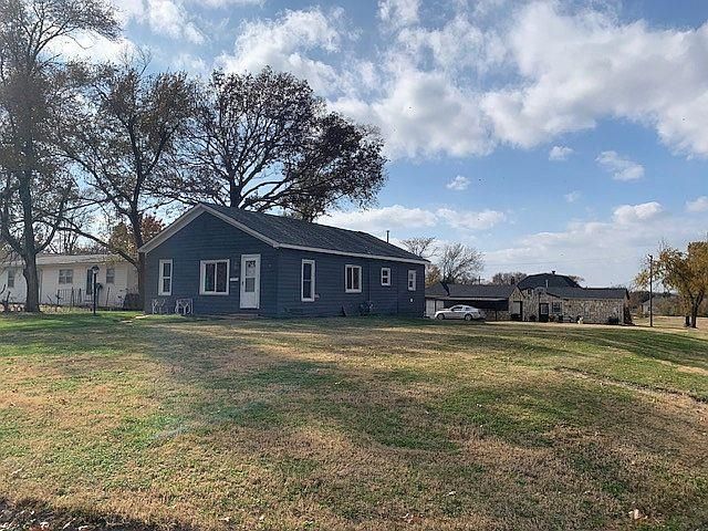 727 Elm St, Minneapolis, KS 67467