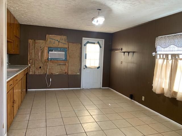 727 Elm St, Minneapolis, KS 67467