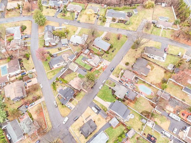 381 Stelle Avenue, North Brunswick, NJ 08902