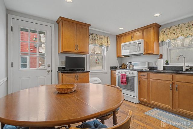 381 Stelle Avenue, North Brunswick, NJ 08902