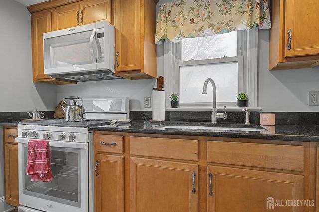 381 Stelle Avenue, North Brunswick, NJ 08902