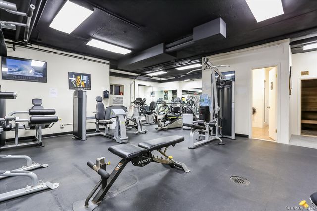 100 Diplomat Drive 8C, Mount Kisco, NY 10549