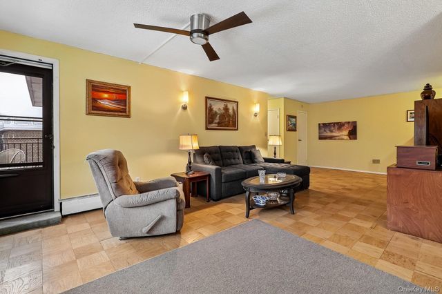 100 Diplomat Drive 8C, Mount Kisco, NY 10549